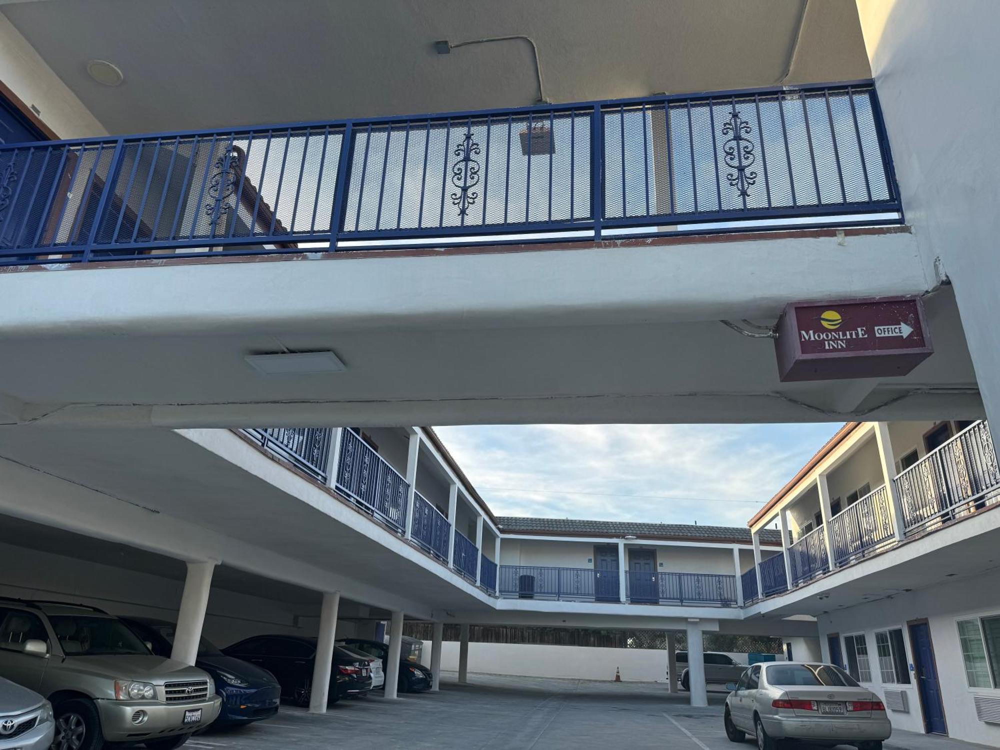 雷东多比奇 月光宾馆酒店 外观 照片
